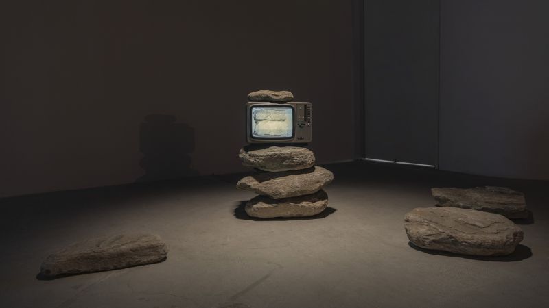 Park Hyunki, Untitled (TV & Stone), 1984